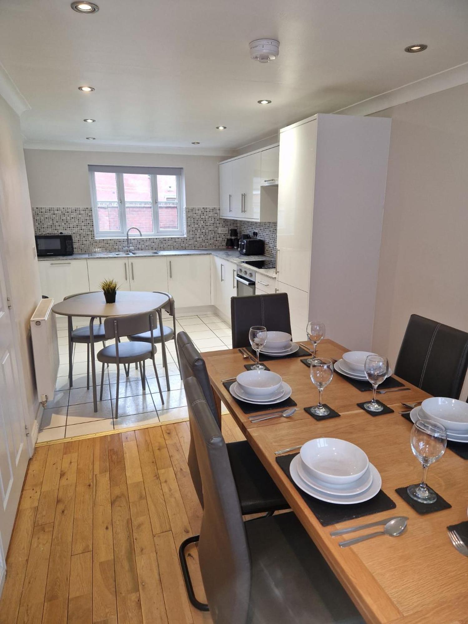 Hereford - Finch House - Modern 4 Bedroom House Located In South Hereford, Dog Friendly With Nearby Countryside, Pool Table, Sleeps Up To 10 Guests - Hosted By Rentmyhouse المظهر الخارجي الصورة