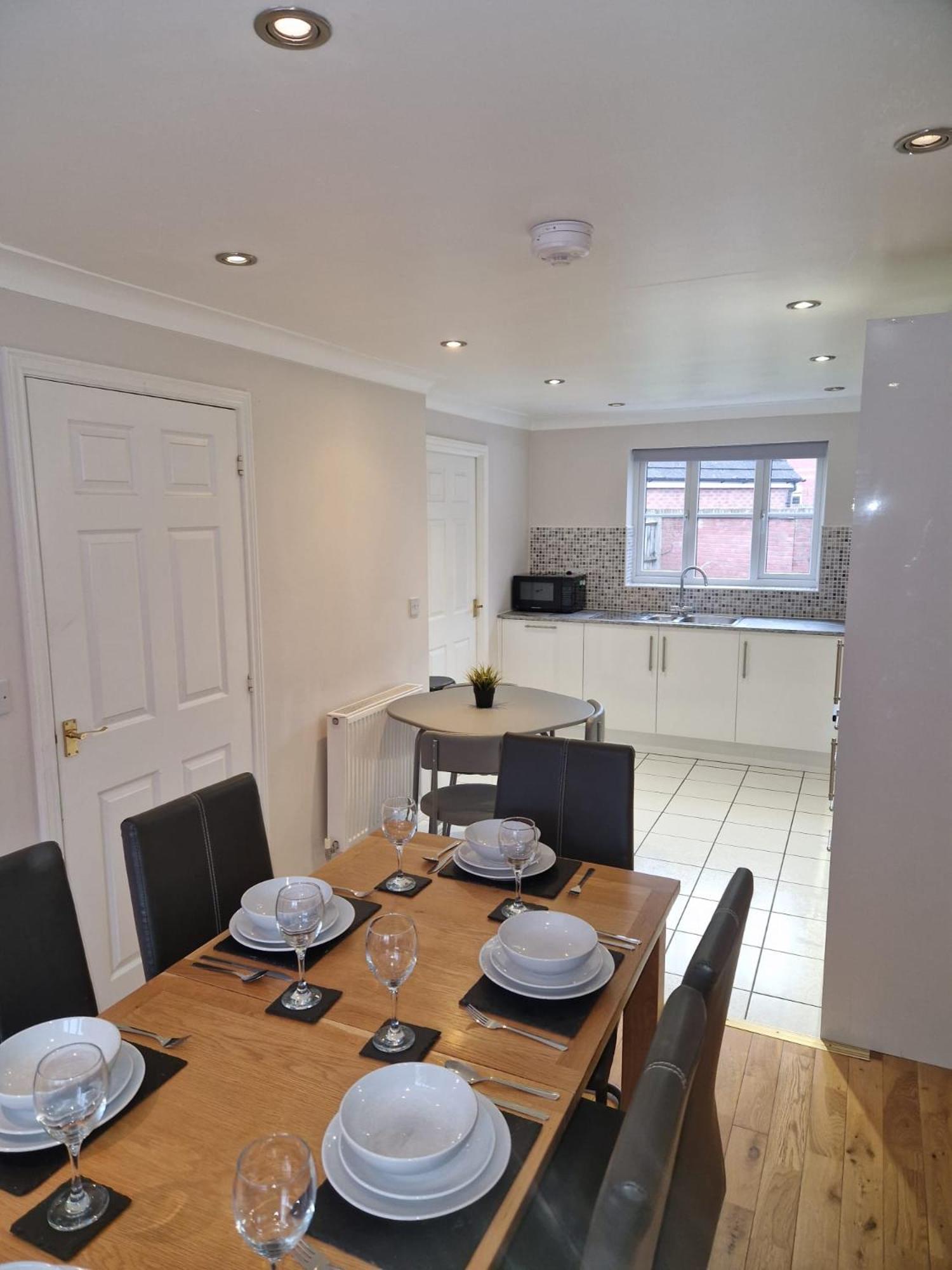 Hereford - Finch House - Modern 4 Bedroom House Located In South Hereford, Dog Friendly With Nearby Countryside, Pool Table, Sleeps Up To 10 Guests - Hosted By Rentmyhouse المظهر الخارجي الصورة