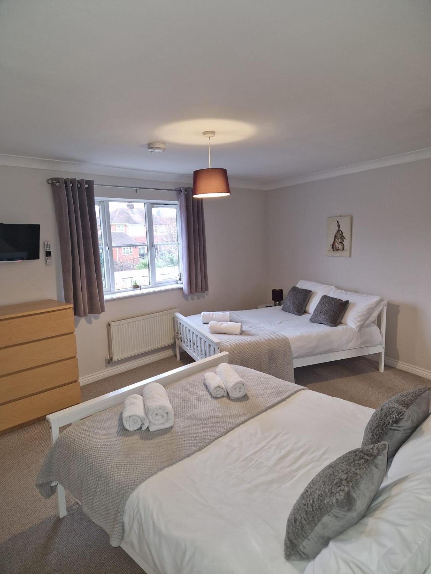 Hereford - Finch House - Modern 4 Bedroom House Located In South Hereford, Dog Friendly With Nearby Countryside, Pool Table, Sleeps Up To 10 Guests - Hosted By Rentmyhouse المظهر الخارجي الصورة